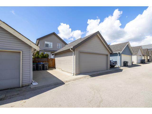 6652 193a Street, House detached with 4 bedrooms, 4 bathrooms and 3 parking in Surrey BC | Image 39