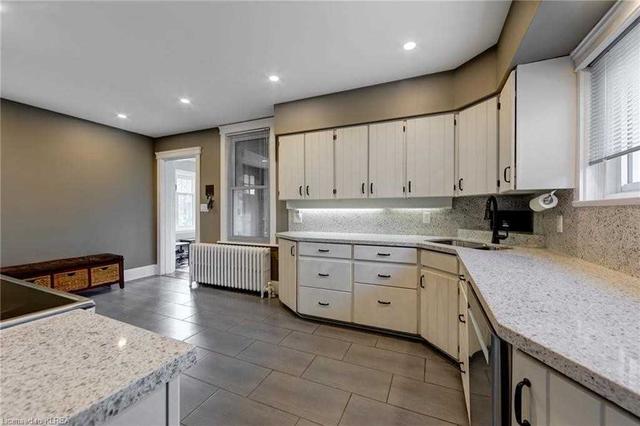 6 Angeline St S, House detached with 4 bedrooms, 4 bathrooms and 12 parking in Kawartha Lakes ON | Image 5