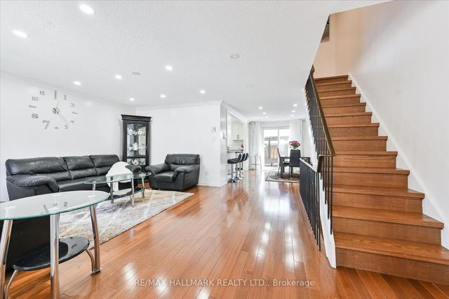 28 Candle Liteway, Townhouse with 3 bedrooms, 2 bathrooms and 2 parking in Toronto ON | Image 31