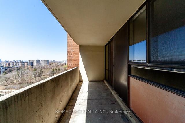 1206 - 3 Massey Sq, Condo with 2 bedrooms, 1 bathrooms and 1 parking in Toronto ON | Image 9