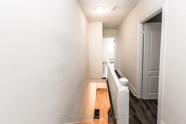 upper - 20 Golden Ave, House semidetached with 3 bedrooms, 1 bathrooms and 2 parking in Toronto ON | Image 14