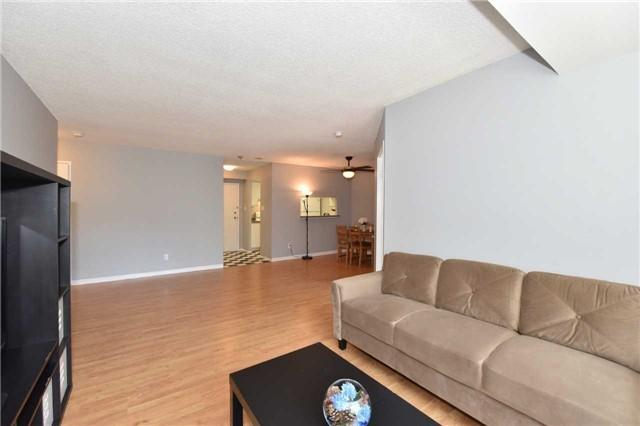 404 - 1470 Midland Ave, Condo with 2 bedrooms, 2 bathrooms and 1 parking in Toronto ON | Image 14