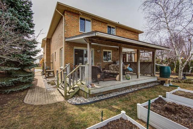 35 Strathroy Cres, House detached with 3 bedrooms, 4 bathrooms and 6 parking in Hamilton ON | Image 22