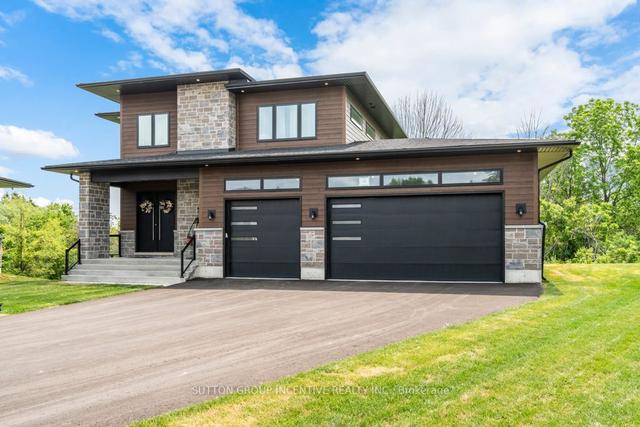 14 Dixon Crt, House detached with 4 bedrooms, 4 bathrooms and 9 parking in Barrie ON | Image 1