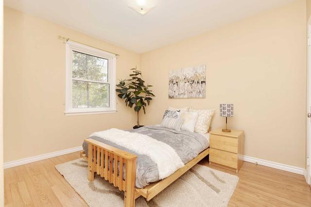 15 Greylawn Cres, House detached with 3 bedrooms, 2 bathrooms and 5 parking in Toronto ON | Image 23