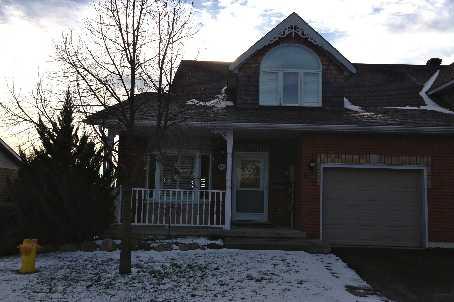 835 Sarah Blvd, Townhouse with 2 bedrooms, 3 bathrooms and 1 parking in Midland ON | Image 1