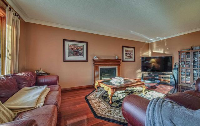 1 Fredericton Rd, House detached with 4 bedrooms, 3 bathrooms and 8 parking in Markham ON | Image 4