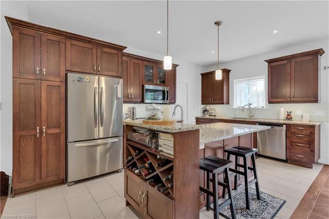 4235 Camden Portland Boundary Road, House detached with 3 bedrooms, 3 bathrooms and 6 parking in South Frontenac ON | Image 9