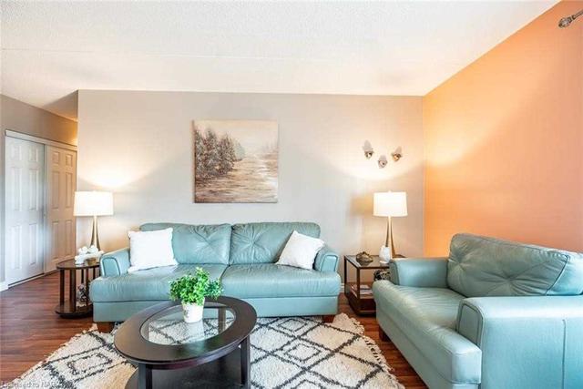 202 - 198 Scott St, Condo with 2 bedrooms, 1 bathrooms and 1 parking in St. Catharines ON | Image 4