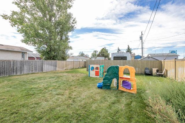 110 2nd Street, House detached with 4 bedrooms, 2 bathrooms and 3 parking in Lethbridge County AB | Image 26