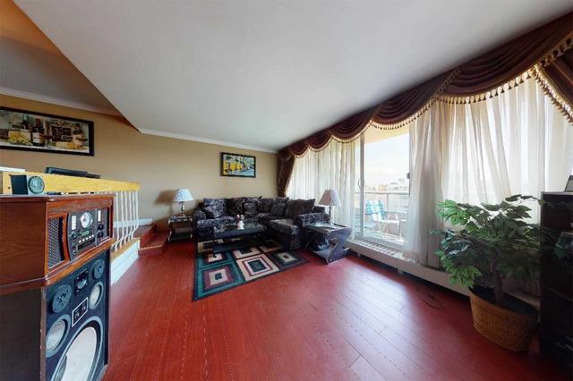 1108 - 25 Four Winds Dr, Condo with 2 bedrooms, 1 bathrooms and 1 parking in Toronto ON | Image 4