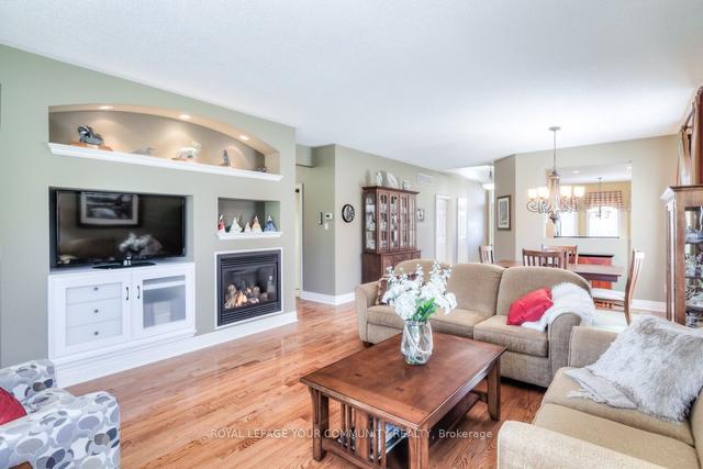 185 Legendary Tr, House detached with 2 bedrooms, 3 bathrooms and 4 parking in Whitchurch Stouffville ON | Image 4
