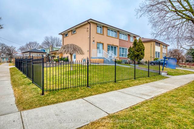 256 Elmhurst Dr, House semidetached with 3 bedrooms, 2 bathrooms and 4 parking in Toronto ON | Image 12