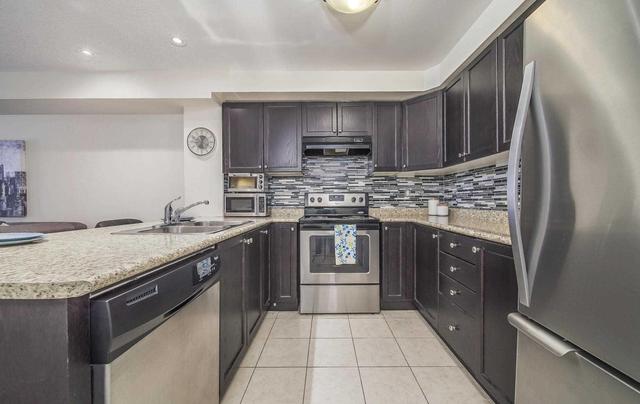 66 Abela Lane, Townhouse with 2 bedrooms, 1 bathrooms and 1 parking in Ajax ON | Image 4