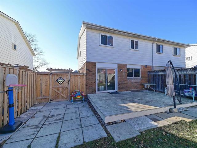 162 Hansen Rd N, House semidetached with 3 bedrooms, 4 bathrooms and 5 parking in Brampton ON | Image 28