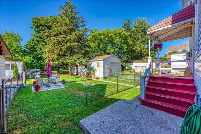 334 Maxwell Street, House detached with 3 bedrooms, 1 bathrooms and 3 parking in Sarnia ON | Image 20