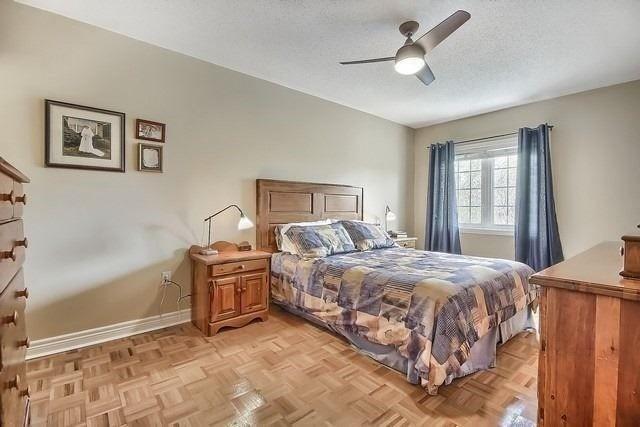 27 Senator Crt, Townhouse with 3 bedrooms, 3 bathrooms and 2 parking in Aurora ON | Image 3