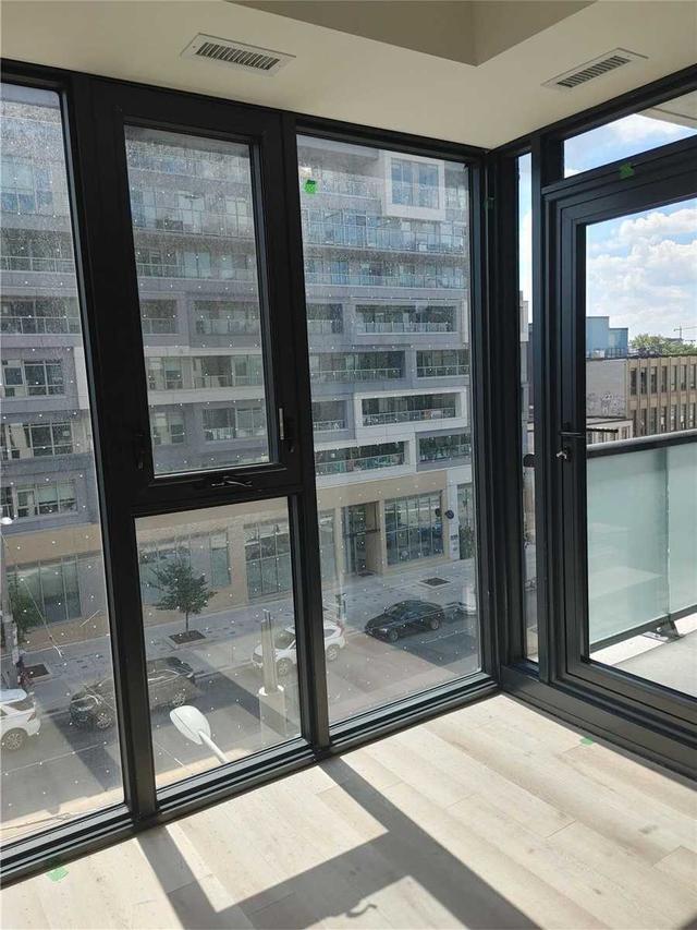 513 - 840 St Clair Ave W, Condo with 2 bedrooms, 2 bathrooms and 0 parking in Toronto ON | Image 4