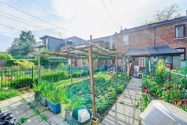 134 Argyle St, House semidetached with 5 bedrooms, 4 bathrooms and 2 parking in Toronto ON | Image 29