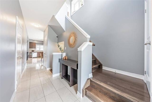 136 Westbank Tr, House semidetached with 3 bedrooms, 3 bathrooms and 3 parking in Hamilton ON | Image 23