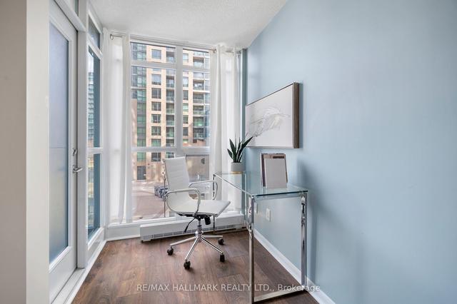 305 - 231 Fort York Blvd, Condo with 1 bedrooms, 1 bathrooms and 1 parking in Toronto ON | Image 2