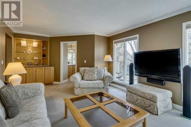 159 Woodhaven Place Sw, House detached with 4 bedrooms, 3 bathrooms and 4 parking in Calgary AB | Image 14