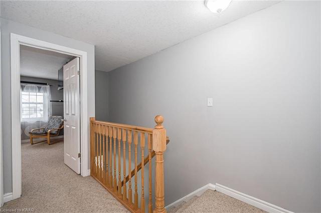 40 Edwards Street, House attached with 3 bedrooms, 2 bathrooms and 3 parking in Guelph ON | Image 16