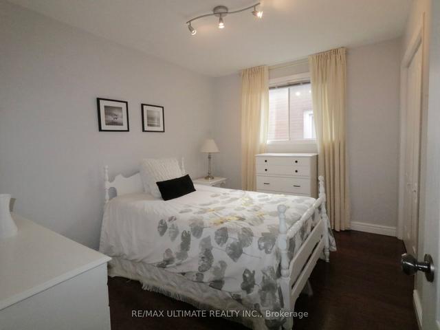 433 St Johns Rd, House detached with 3 bedrooms, 2 bathrooms and 3 parking in Toronto ON | Image 6