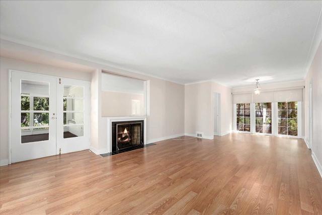 2 Ainsley Gdns, House detached with 3 bedrooms, 1 bathrooms and 5 parking in Toronto ON | Image 11