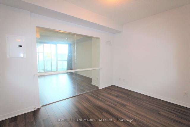 410 - 60 Berwick Ave, Condo with 2 bedrooms, 2 bathrooms and 1 parking in Toronto ON | Image 2