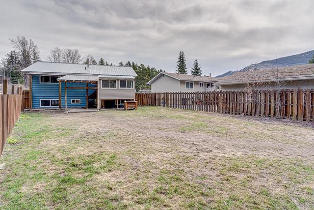 307 Lodgepole Place, House detached with 4 bedrooms, 2 bathrooms and null parking in Sparwood BC | Image 35