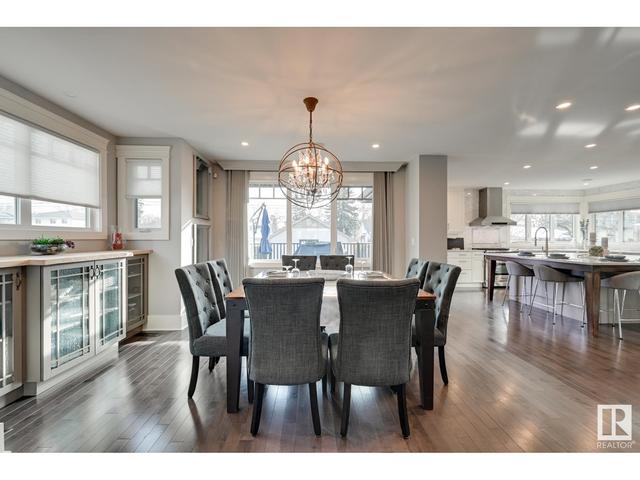11313 127 St Nw, House detached with 4 bedrooms, 4 bathrooms and 4 parking in Edmonton AB | Image 2