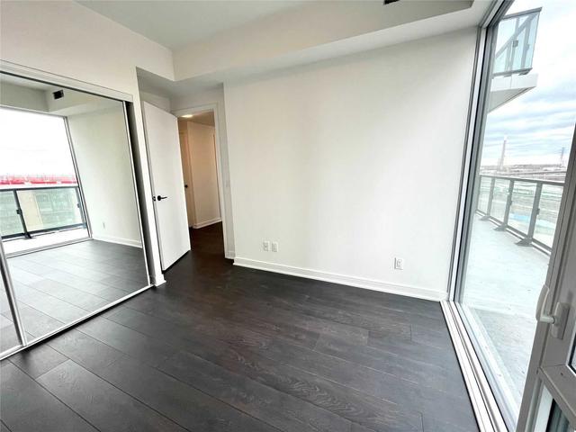 s805 - 180 Mill St, Condo with 3 bedrooms, 2 bathrooms and 1 parking in Toronto ON | Image 5