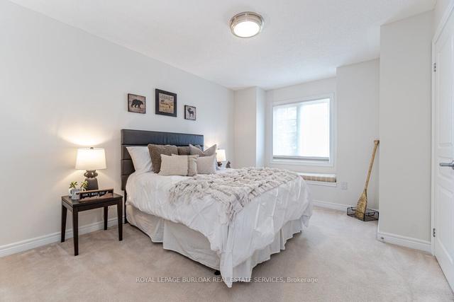 3353 Hayhurst Cres, House attached with 3 bedrooms, 3 bathrooms and 3 parking in Oakville ON | Image 25