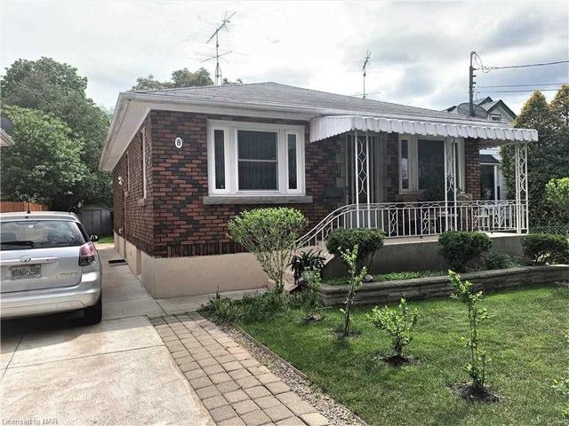 8 Carina St, House detached with 2 bedrooms, 1 bathrooms and 5 parking in St. Catharines ON | Card Image