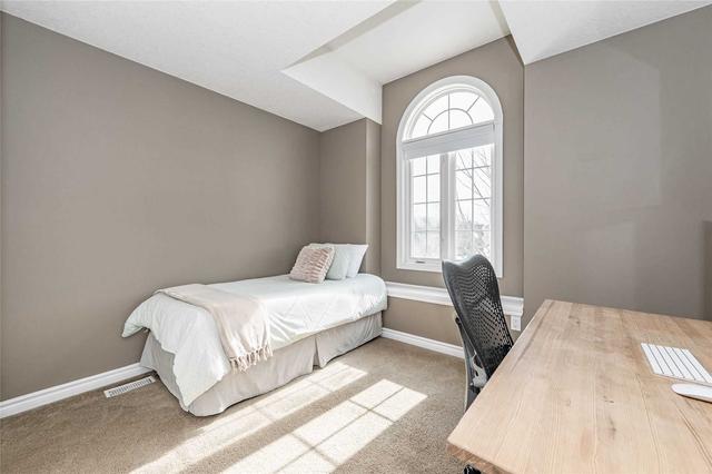 86 Mcarthur Dr, Condo with 3 bedrooms, 4 bathrooms and 4 parking in Guelph ON | Image 9