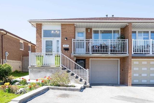 4135 Dunmow Cres, House semidetached with 3 bedrooms, 3 bathrooms and 4 parking in Mississauga ON | Image 1