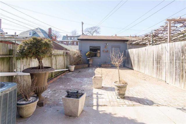 upper - 202 Bellwoods Ave, House semidetached with 3 bedrooms, 2 bathrooms and 2 parking in Toronto ON | Image 3
