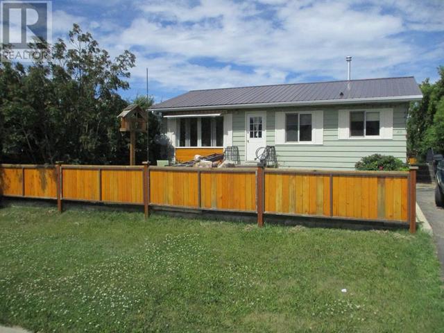 218 4th Avenue Sw, House detached with 3 bedrooms, 2 bathrooms and 2 parking in Manning AB | Image 9