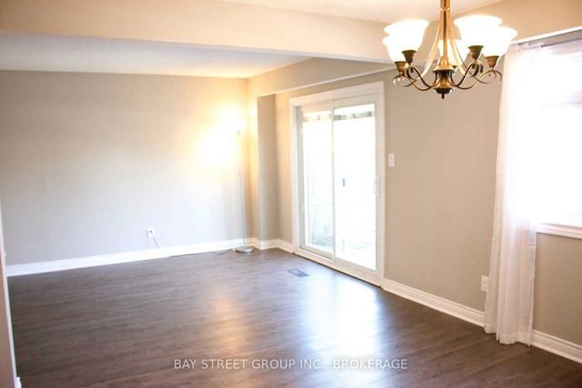 13 - 1550 Grosvenor St, Condo with 3 bedrooms, 3 bathrooms and 2 parking in Oakville ON | Image 4
