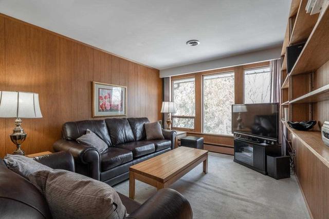 74 Forest Grove Dr, House detached with 3 bedrooms, 3 bathrooms and 8 parking in Toronto ON | Image 4