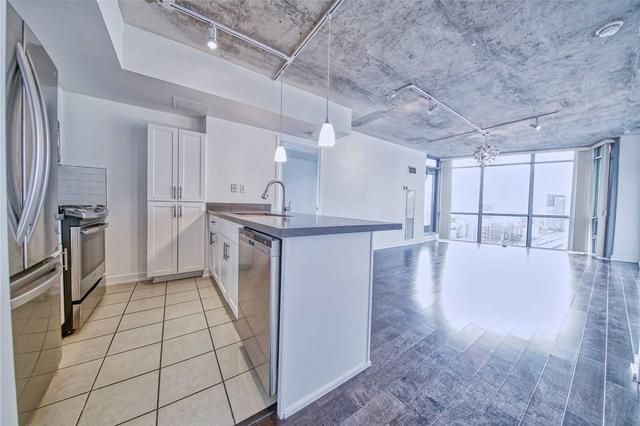2205 - 5 Mariner Terr, Condo with 2 bedrooms, 2 bathrooms and 1 parking in Toronto ON | Image 8