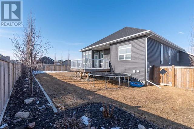 7303 - 37 Streetclose, House detached with 3 bedrooms, 2 bathrooms and 629 parking in Lloydminster (Part) AB | Image 33