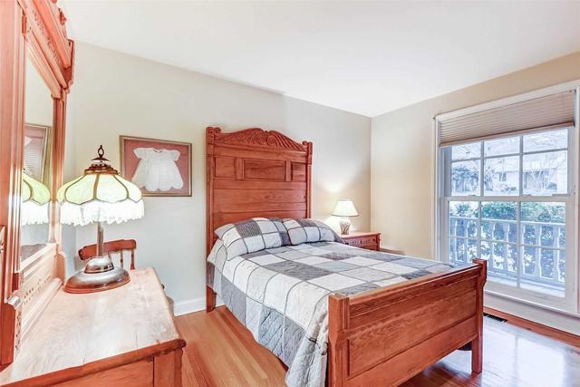 5 Woodvalley Dr, House detached with 3 bedrooms, 3 bathrooms and 5 parking in Toronto ON | Image 7