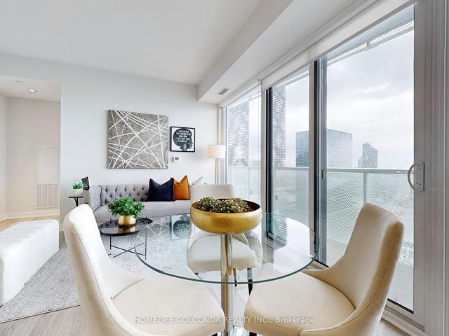 2509 - 15 Queens Quay E, Condo with 2 bedrooms, 1 bathrooms and 1 parking in Toronto ON | Image 8