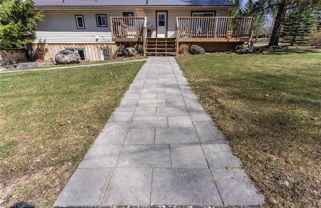 580335 Sideroad 60, House detached with 4 bedrooms, 2 bathrooms and 20 parking in Chatsworth ON | Image 5