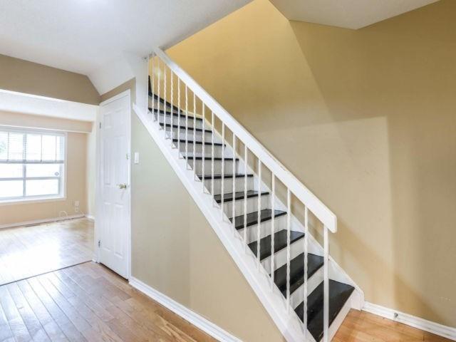 107 Moregate Cres, Townhouse with 3 bedrooms, 2 bathrooms and 1 parking in Brampton ON | Image 13