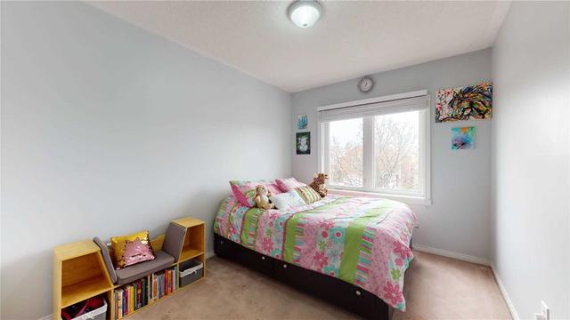 15 Ravenscliffe Crt, House attached with 3 bedrooms, 4 bathrooms and 4 parking in Brampton ON | Image 10