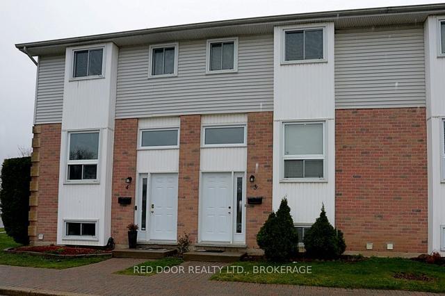 3 - 110 Deveron Cres, Townhouse with 3 bedrooms, 2 bathrooms and 1 parking in London ON | Image 1