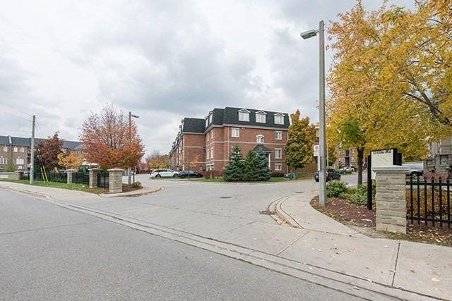 236 - 435 Hensall Circ, Townhouse with 2 bedrooms, 3 bathrooms and 2 parking in Mississauga ON | Image 12